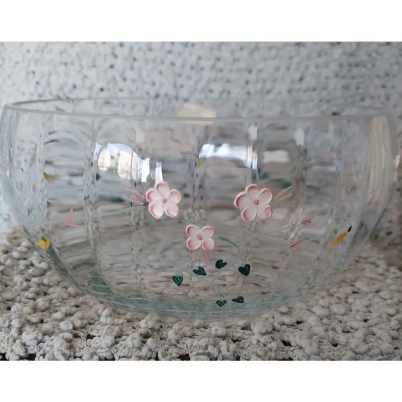 CRYSTAL BOWL MADE IN ROMANIA RAISED FLORAL DESIGN Crystal Clear Design - Picture 1 of 9